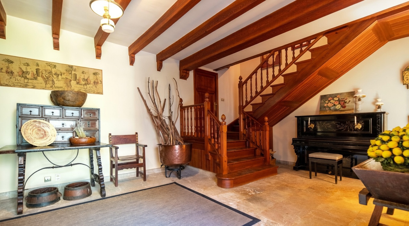 Exclusive Finca with spacious Plot near Escorca