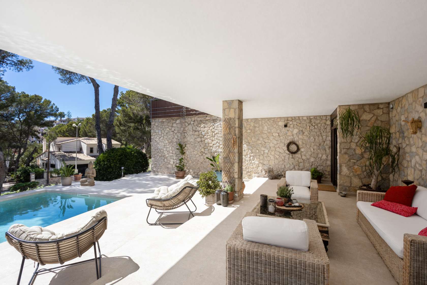 Spacious Villa in walking distance from the Beach for Sale in Santa Ponsa