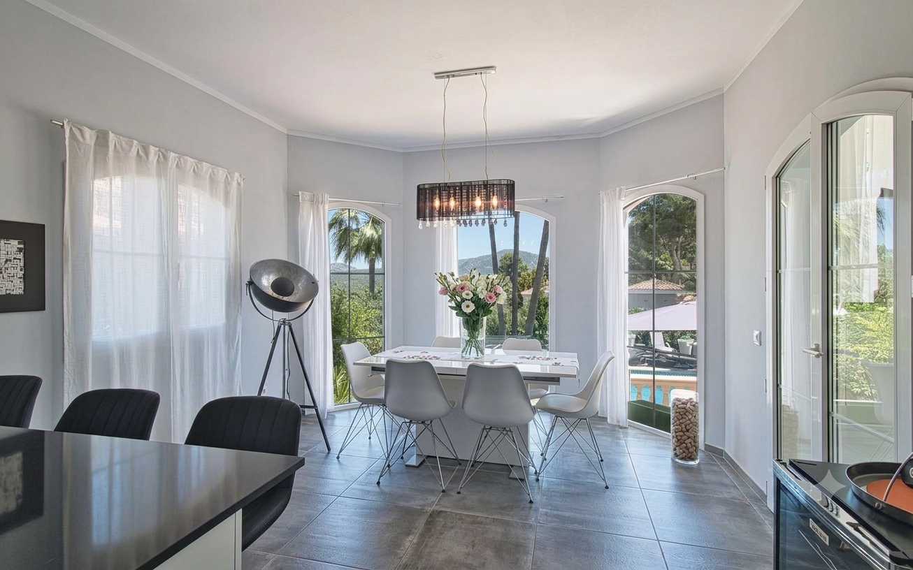 Lovely Villa for Sale in  Costa de la Calma