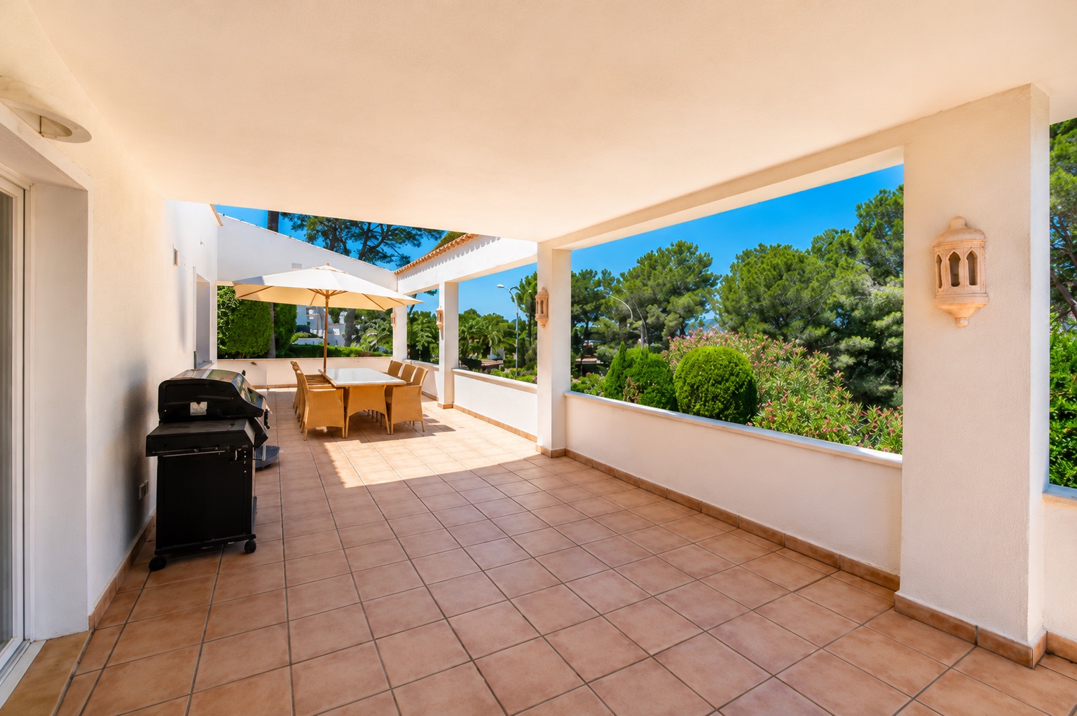 Rymlig villa till salu i Nova Santa Ponsa
