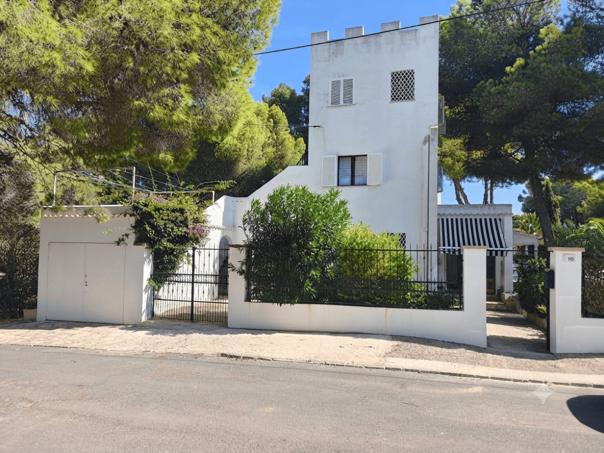 Spacious House for Sale in Santa Ponsa