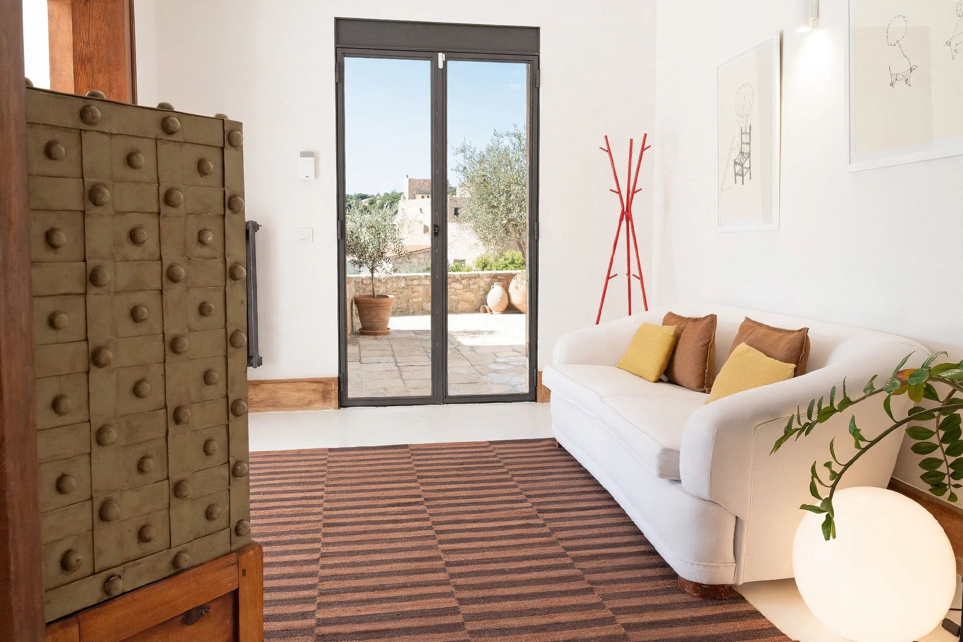 Recently Renovated House with Holiday Licence for Sale in Cala Mayor, Palma