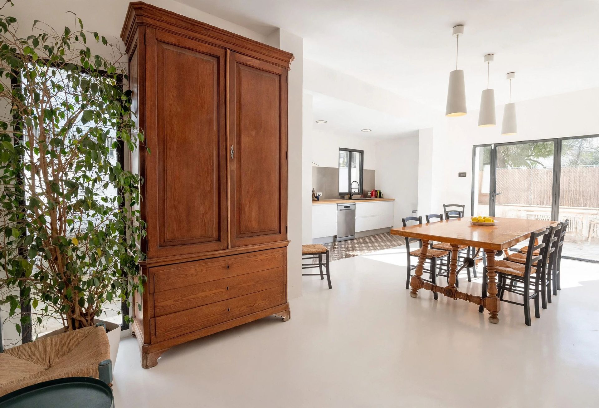 Recently Renovated House with Holiday Licence for Sale in Cala Mayor, Palma