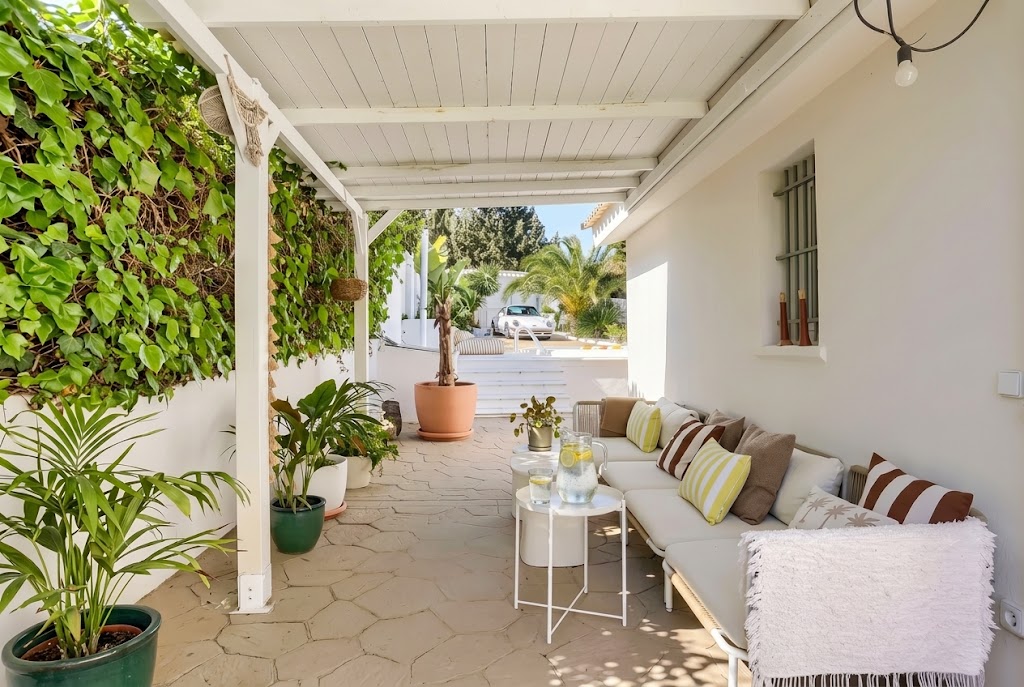 Recently Renovated House with a Pool for Sale in Costa de la Calma