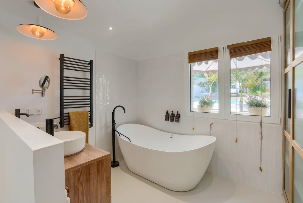 Recently Renovated House with a Pool for Sale in Costa de la Calma