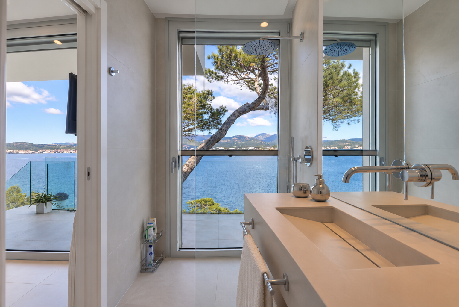 Seafront Villa for Sale in Santa Ponsa