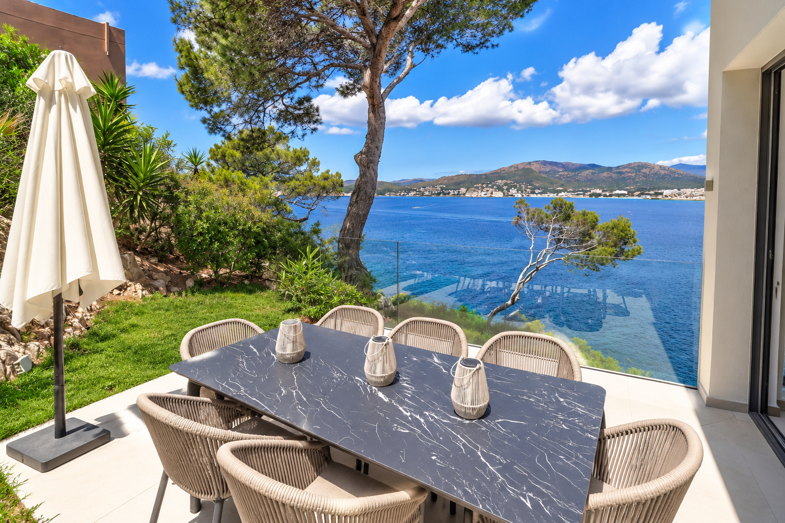 Seafront Villa for Sale in Santa Ponsa