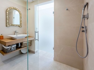 Mallorca_villa_sale_santa_ponsa_23.jpg