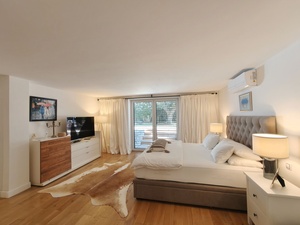 Mallorca-villa-sale-pool-santa-ponsa-13.jpg