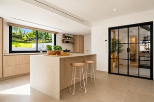 Mallorca_villa_sale_santa_ponsa_beach_03.jpg