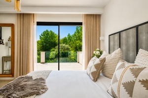 Mallorca_villa_sale_santa_ponsa_beach_12.jpg