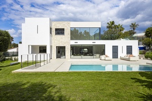 Mallorca_villa_modern_sale_santa_ponsa_02.jpg