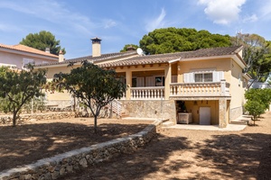 02-haus-mit-ferienvermietungslizenz-mallorca-santa-posna-house-with-rental-license-santa-ponsa-chalet-con-licencia-para-alquilar-vacacional.jpg
