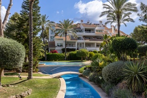 Mallorca apartment for sale with sea views in Nova Santa Ponsa