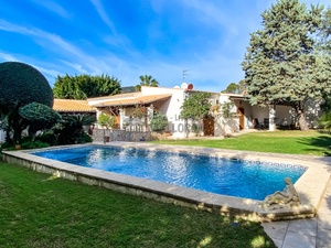 Mallorca villa for sale in Palmanova