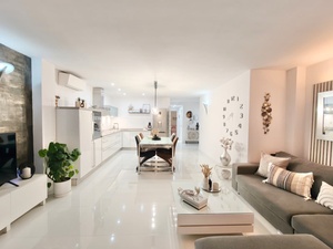 Bright Apartment with Parking in Center of Andratx