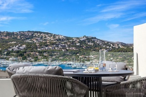 Mallorca Elegant Townhouse for sale in Port Andratx  in a Prime Central Location with Stunning Sea Views
