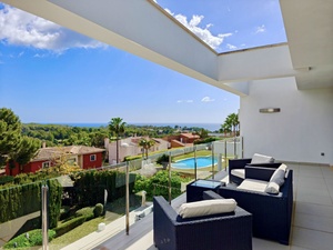 Mallorca Villa with Sea View for Sale in Bendinat