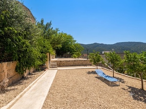 Mallorca: Recently renovated House with spacious Garden for Sale in Center of Andratx