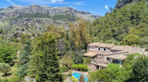 Mallorca exclusive Finca with spacious Plot near Escorca