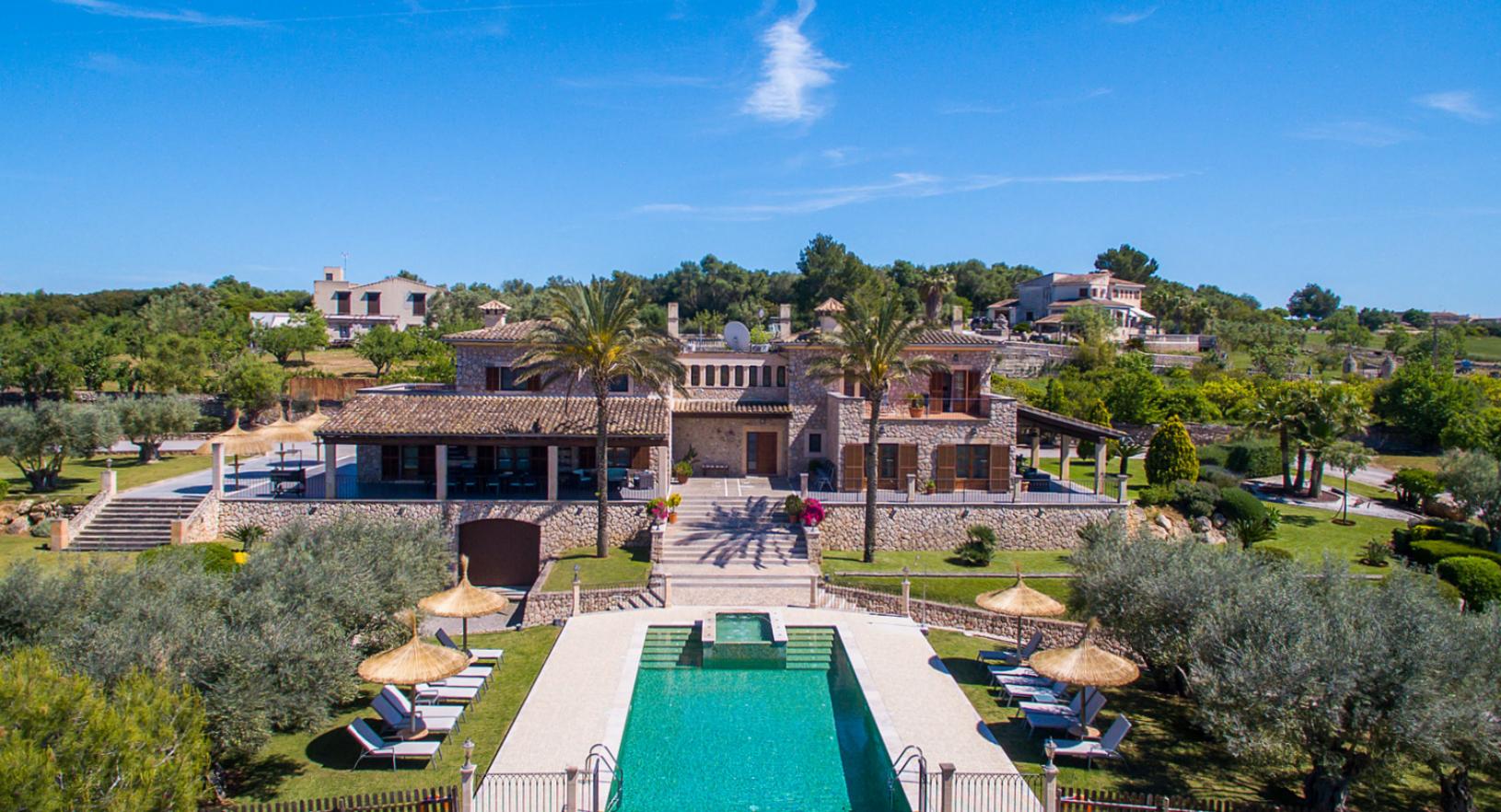 Impressing mansion in Ariany with touristic licence