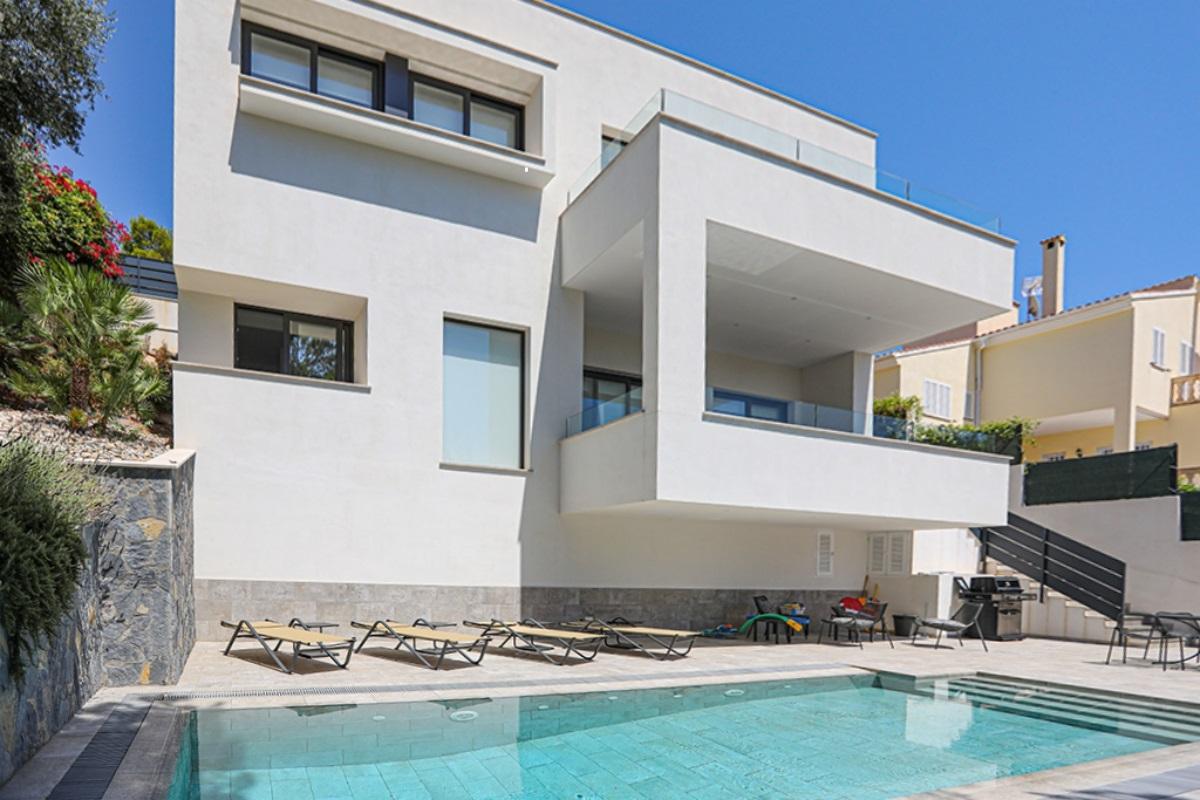 La villa moderna en Costa de la Calma