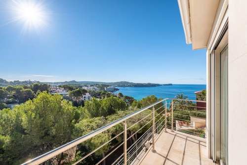 Villa for sale with panoramic sea views in Costa de la Calma