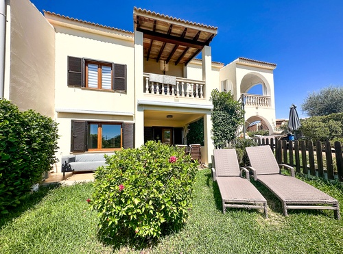 Acogedora casa adosada en venta en Santa Ponsa