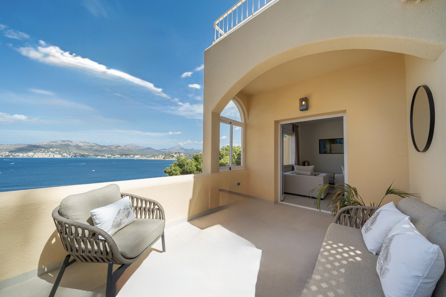 Casa adosada exclusiva con vistas al mar en venta en Santa Ponsa
