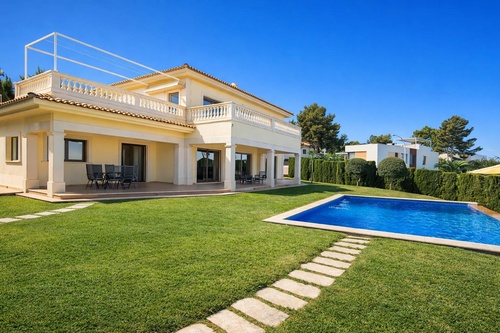 Spacious Villa for Sale with Holiday License in Santa Ponsa