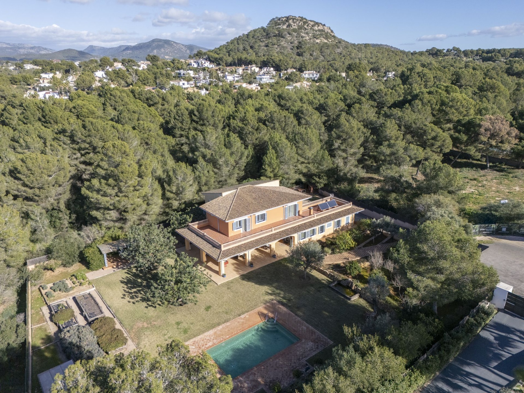Spacious Mediterranean Villa for Sale in Santa Ponsa