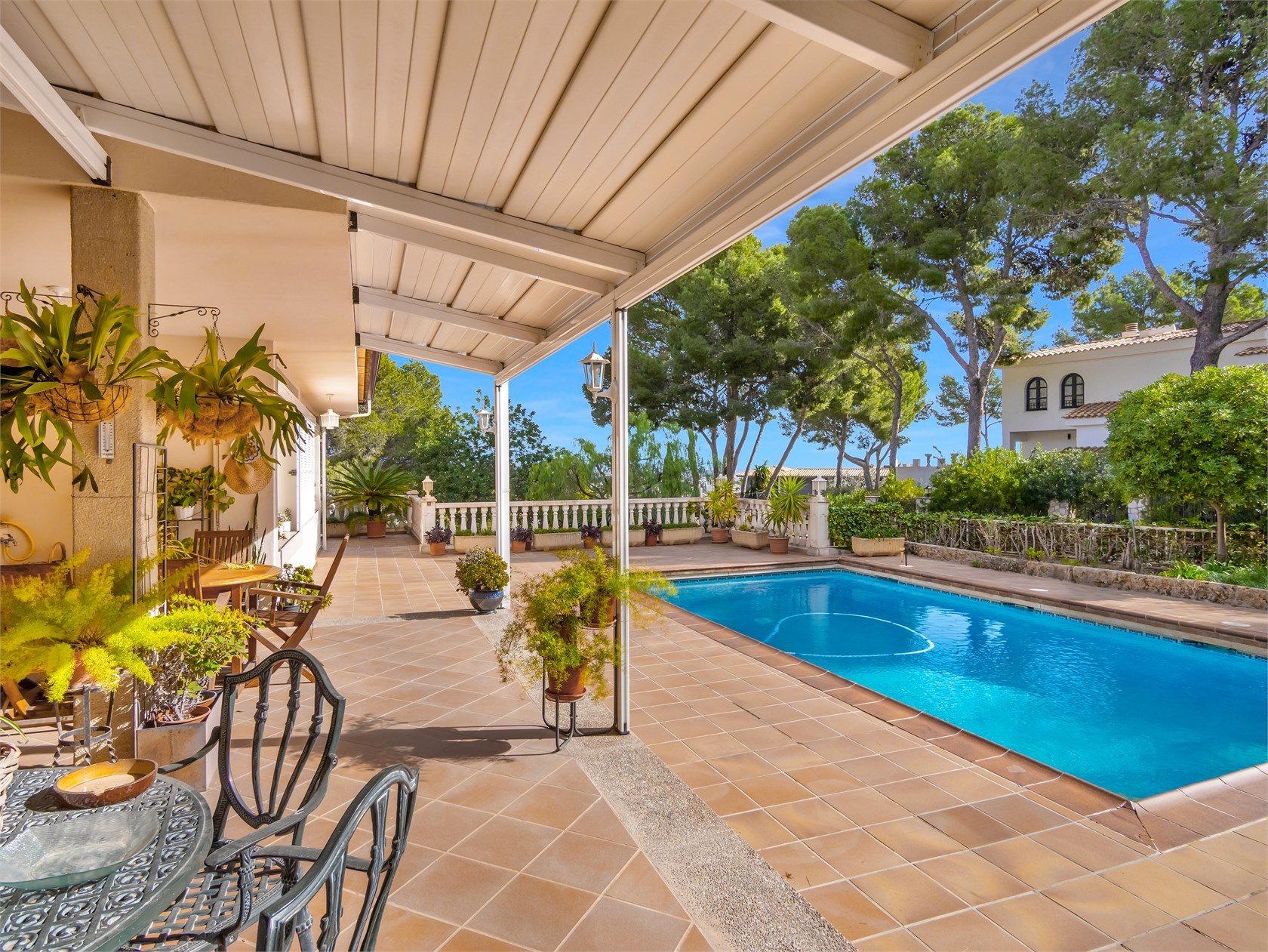 Villa mediterránea en venta en la lujosa zona de Cas Catala.