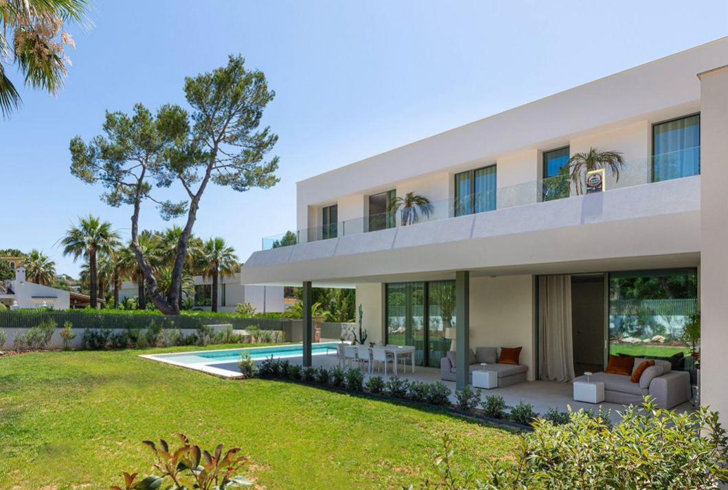 Luxury Villa for Sale in Santa Ponsa